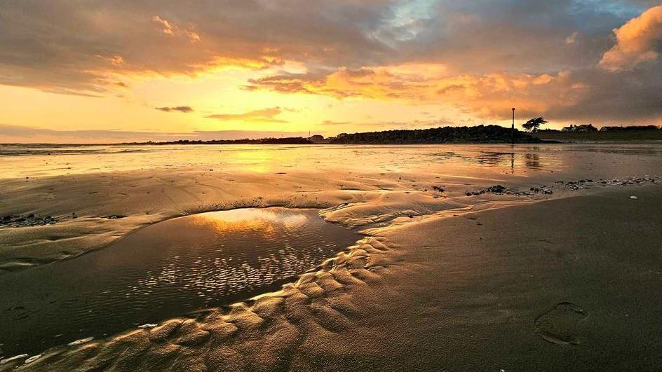 Sunset at Elmer beach near Bognor