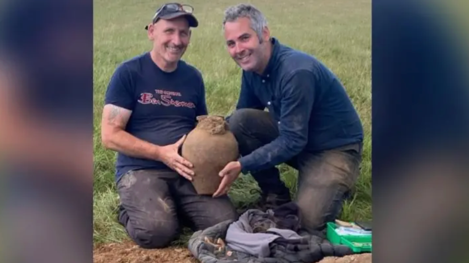 David and his friend with a pot