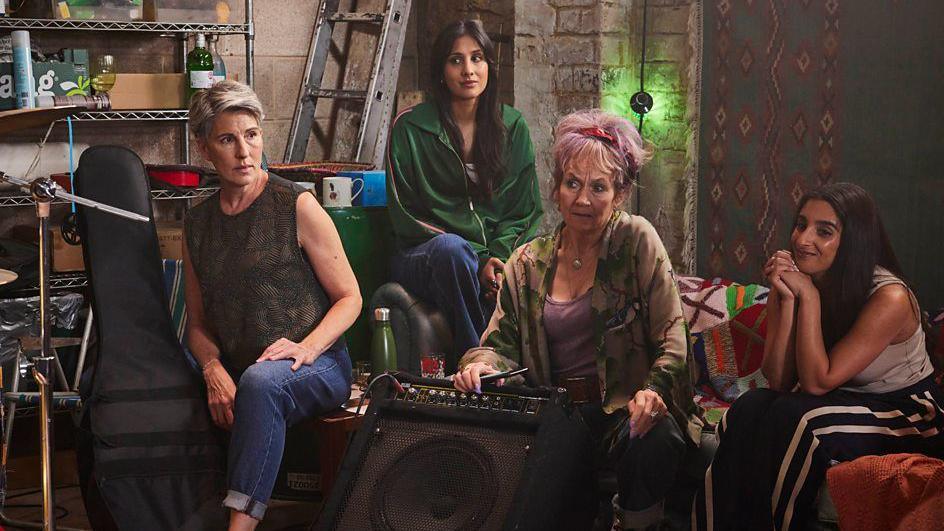 Holly Gaskell (Tamsin Greig), Nisha Lal (Taj Atwal) Jess Burchill (Lorraine Ashbourne), Kam Lal (Chandeep Uppal) 