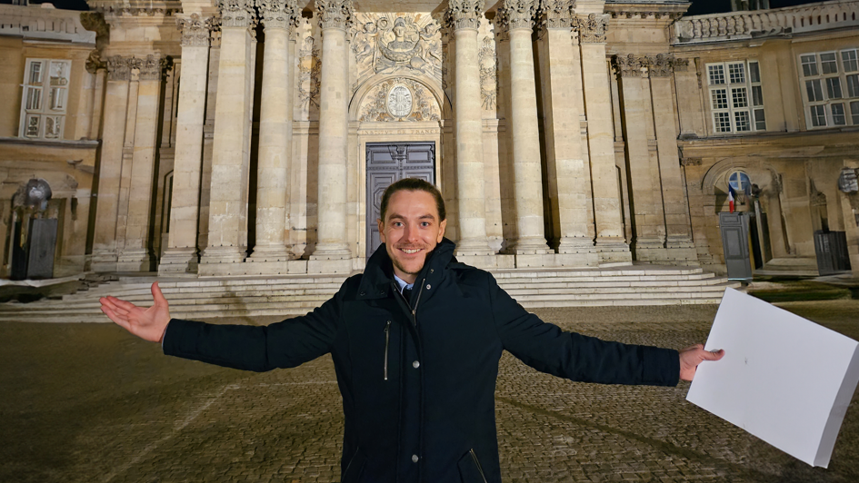 Mr Hughes received his award at the Palais de l'Institut de France, in Paris.