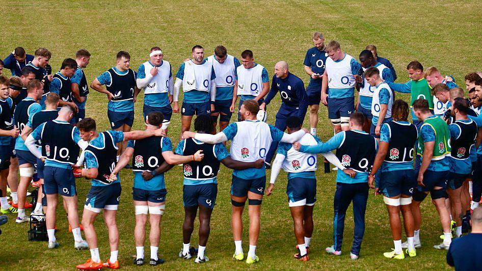 Steve Borthwick gives England a pep talk