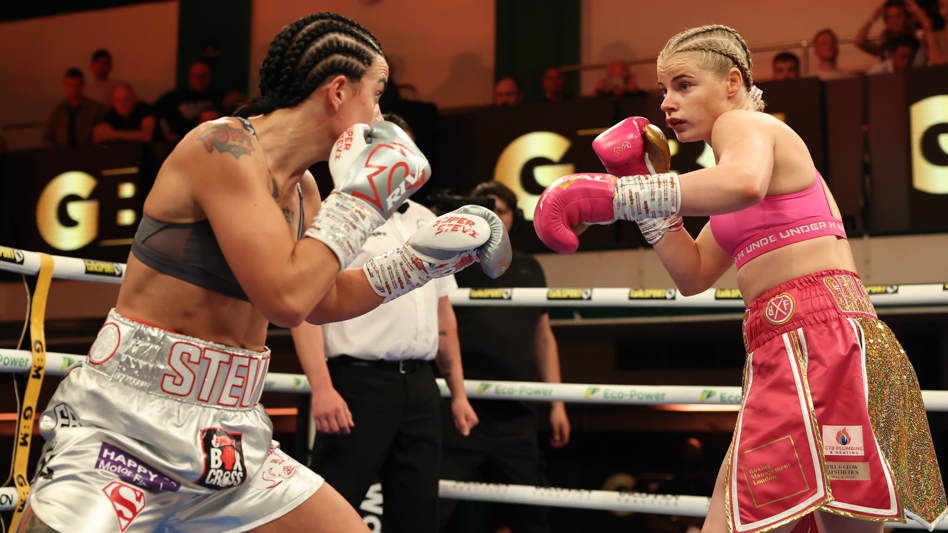 Tysie Gallagher in the ring with Segolene Lefebvre