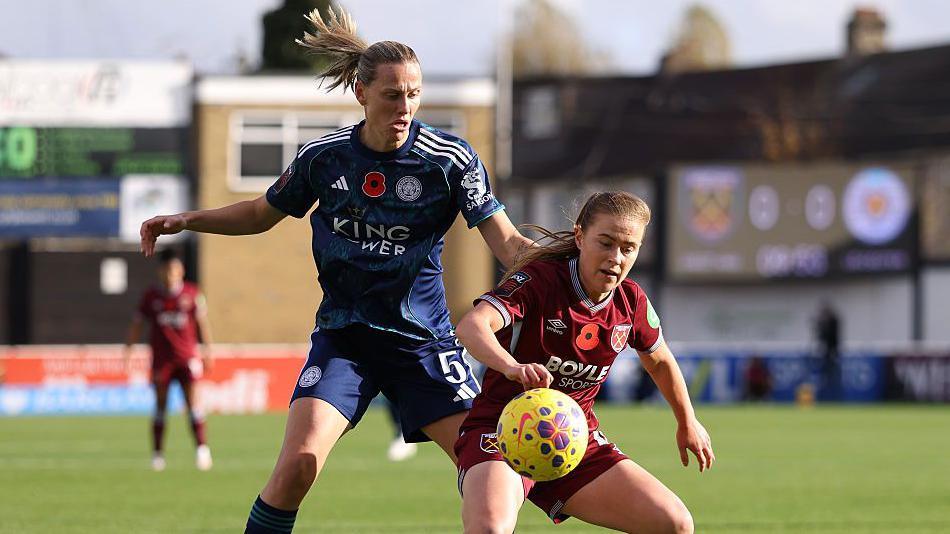 Emily van Egmond and Oona Siren