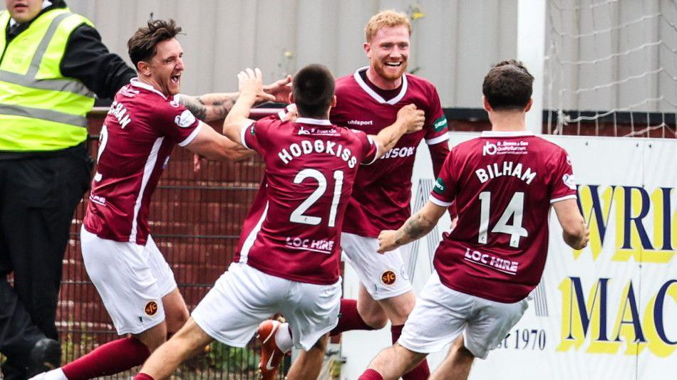 Stenhousemuir celebrate