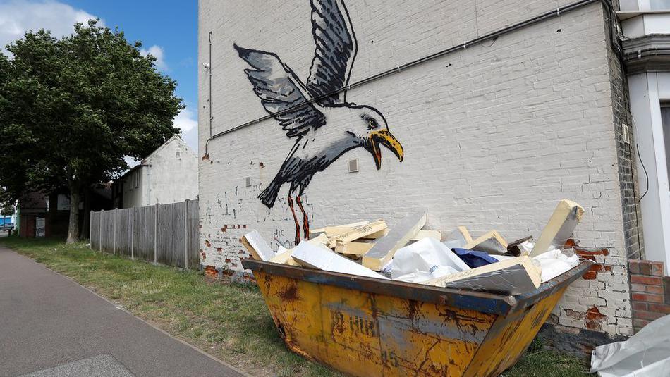 Banksy mural of a gull, Lowestoft