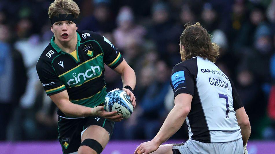 Henry Pollock runs with the ball