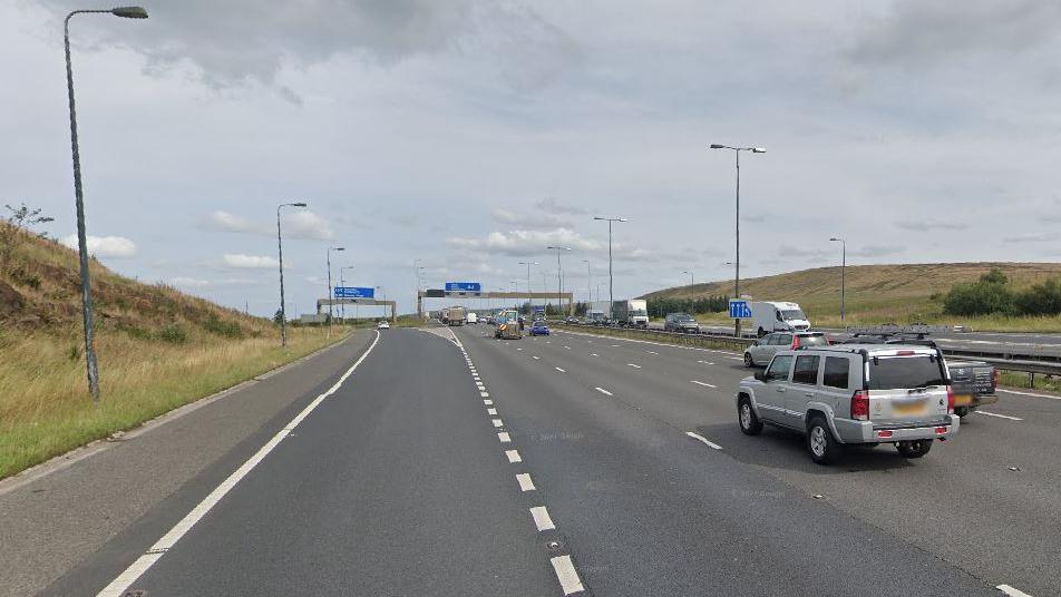 The eastbound M62