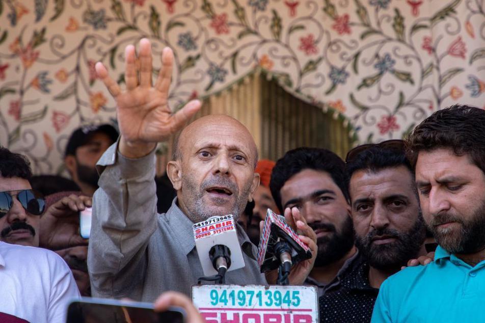 Sheikh Abdul Rashid is drawing crowds at his election rallies in Kashmir