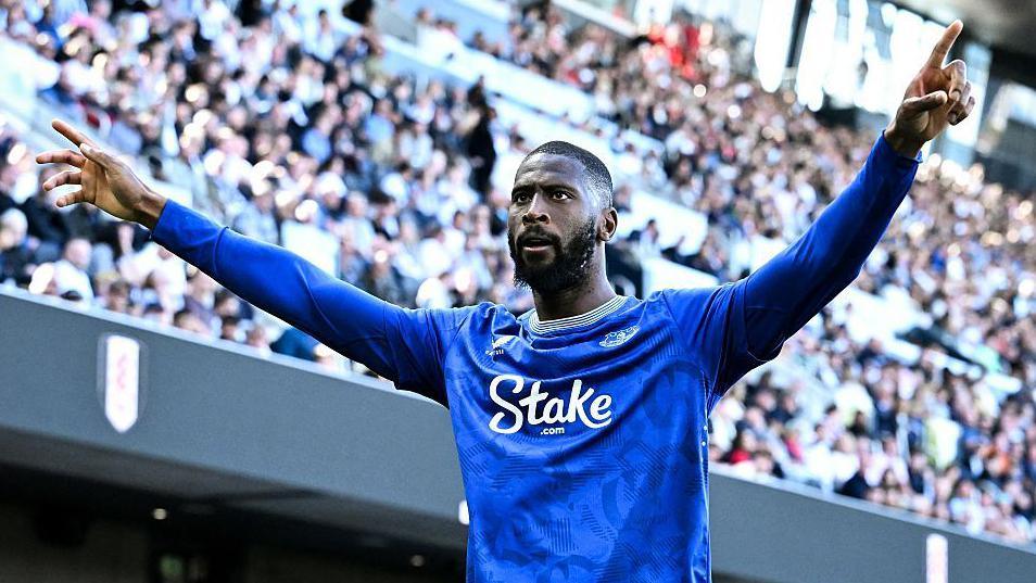 Beto celebrates scoring