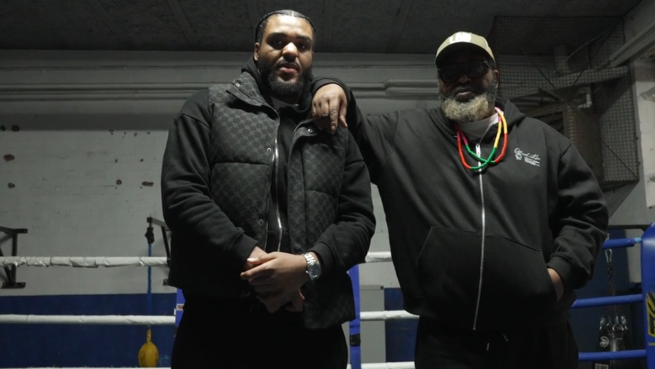 Jeamie and Makasi TKV pose in a ring