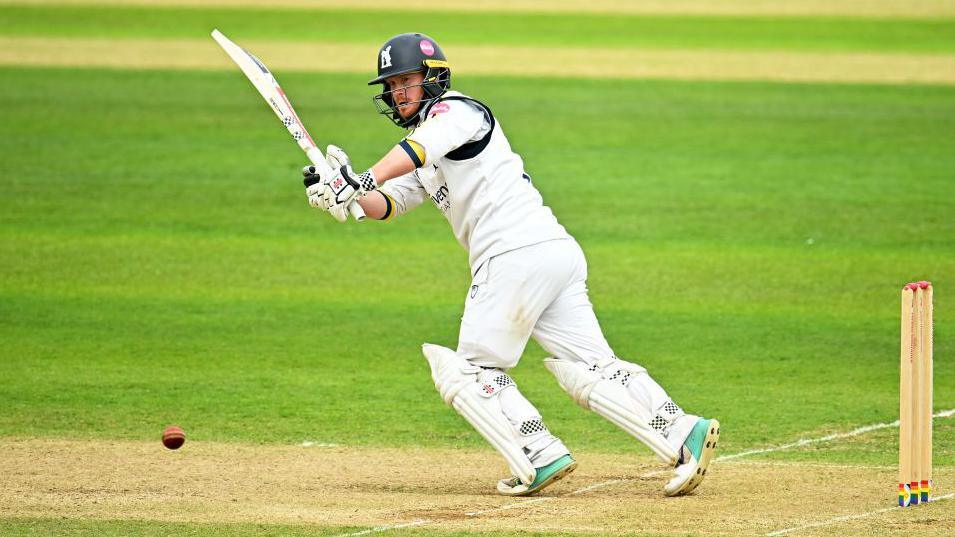 Alex Davies in action for Warwickshire