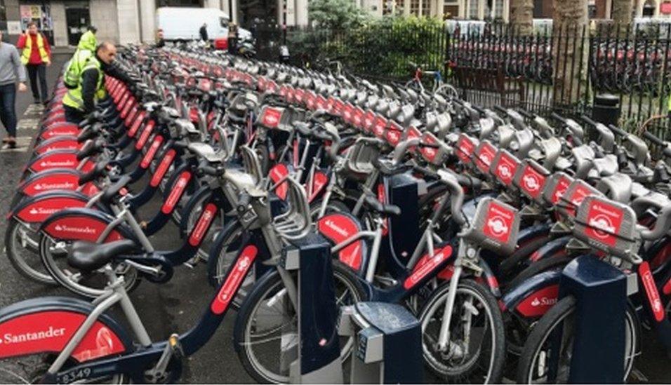 Bike docking station