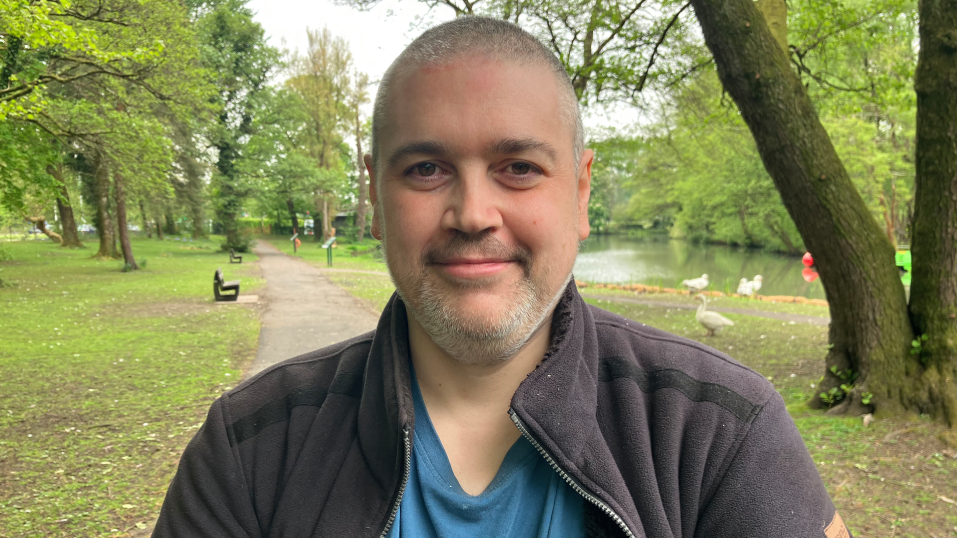 Dr Darren Edwards