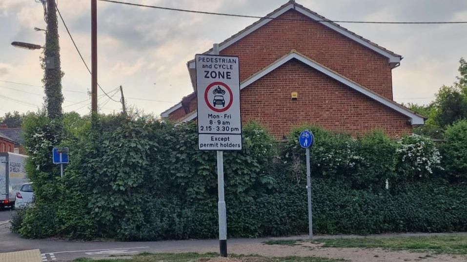 A close up image of the new signage indicating the restrictions that will be in place on Bullers Road.