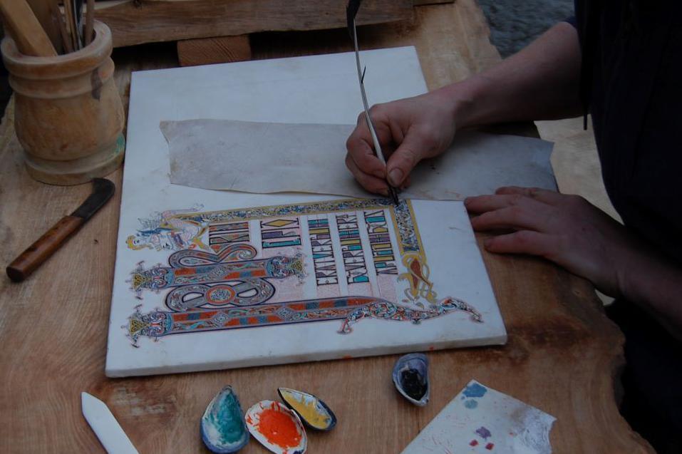 Adding colour to an insular incipit folio