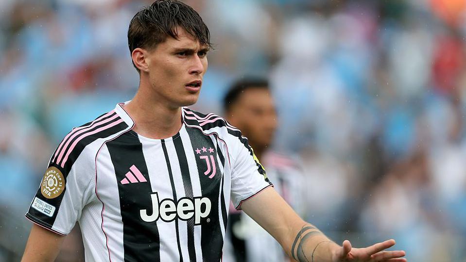 Nicolo Savona playing for Juventus