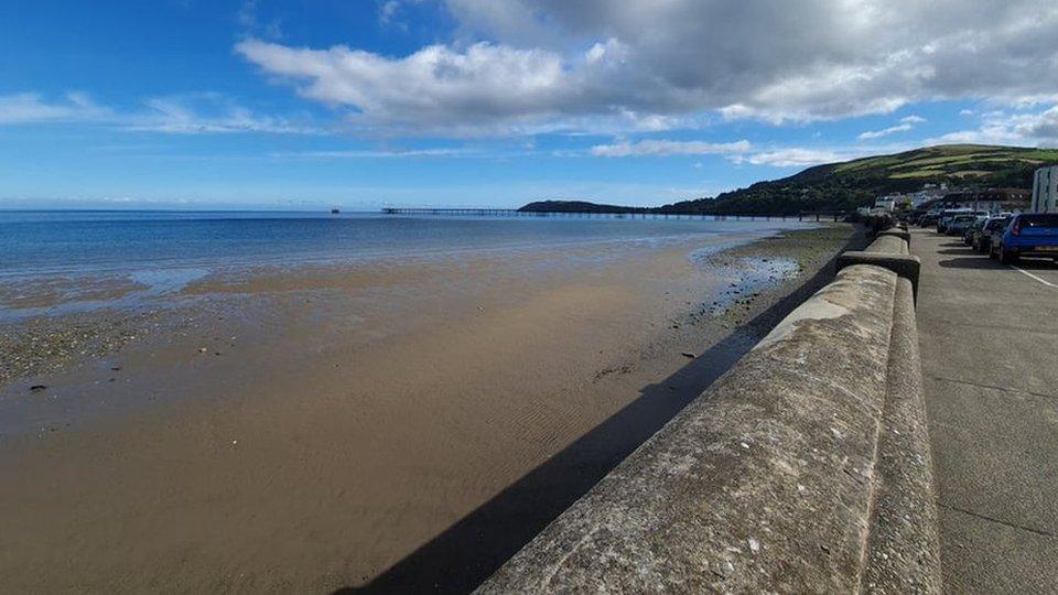 Queen's promenade and beach in Ramsey