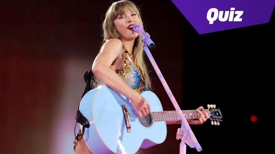 taylor swift on stage