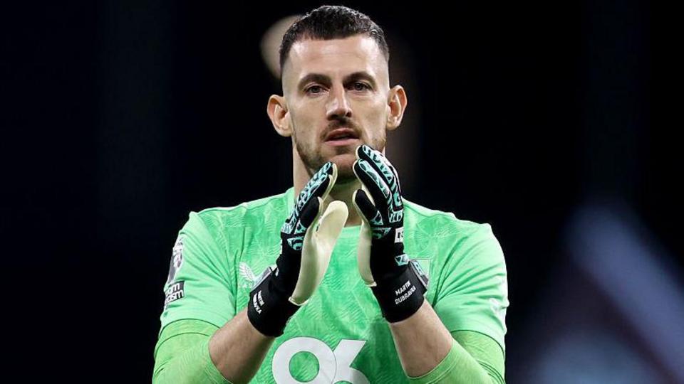 Spurs sign Dubravka on free transfer amid doubts over Vicario future