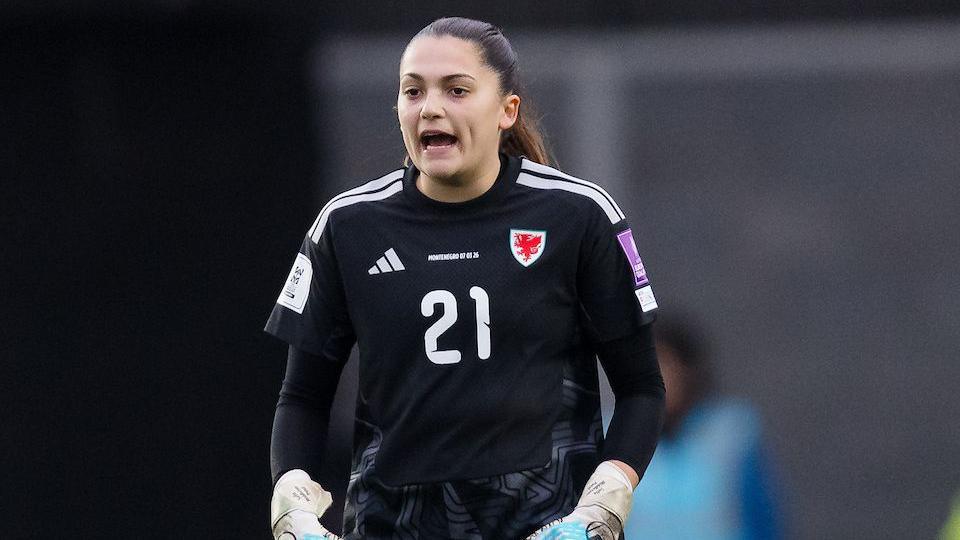 Safia Middleton-Patel in action for Wales 