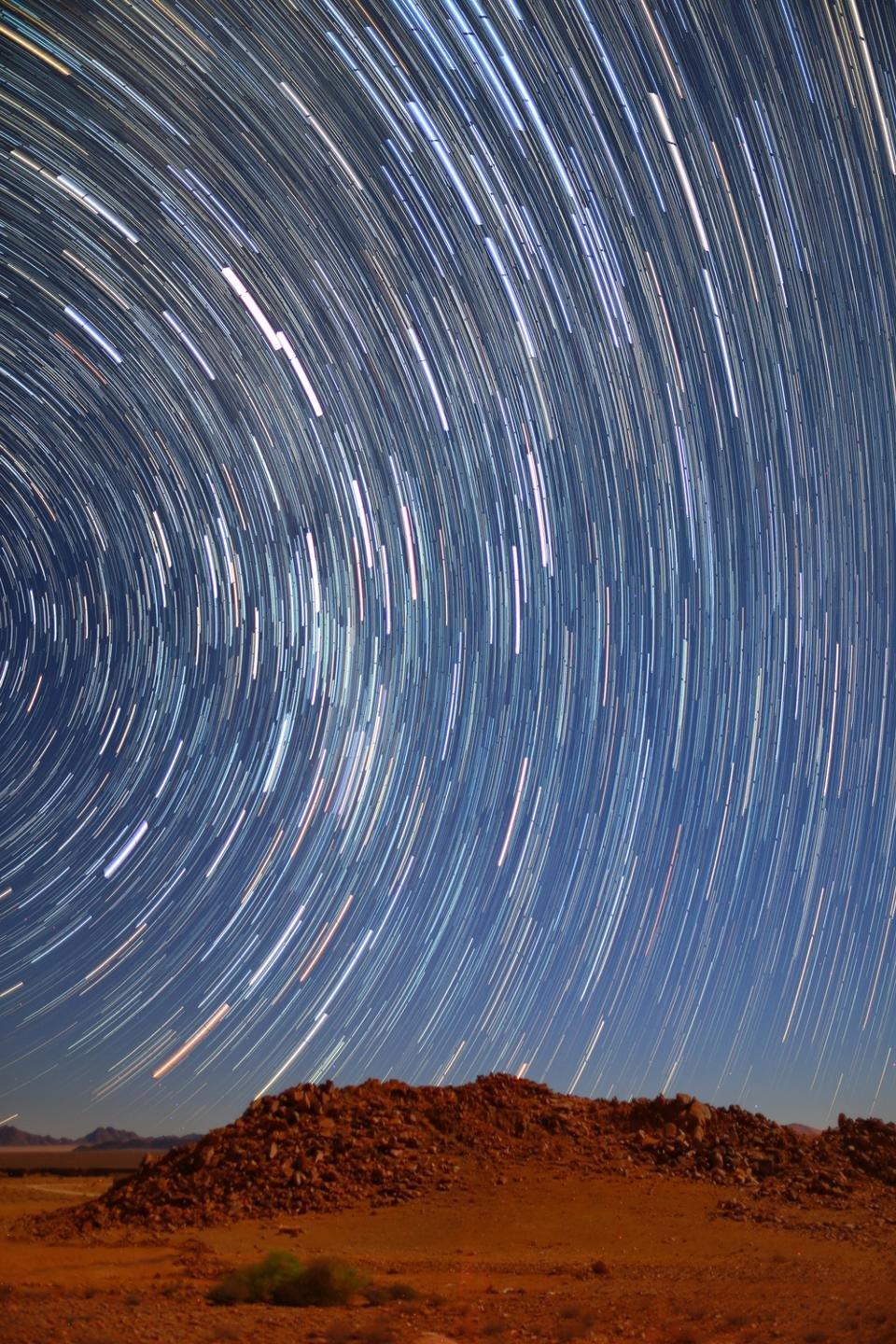 Long-exposure-of-stars.