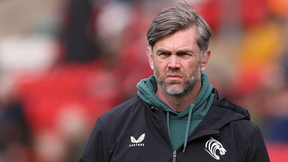 Geoff Parling looks on during a Leicester coaching session