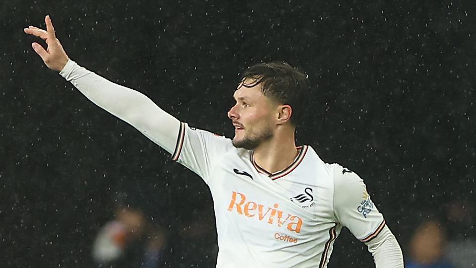 Liam Cullen celebrates his Swansea goal