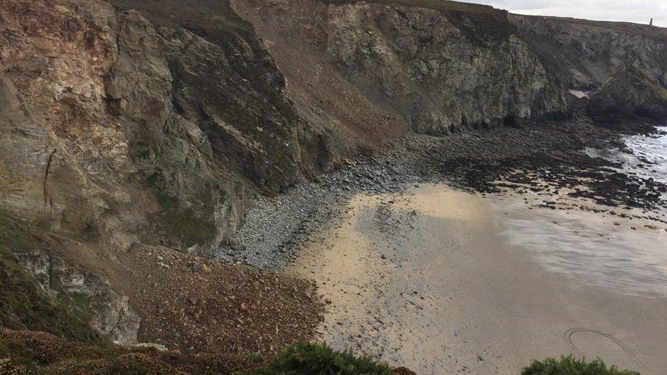 Cliff fall at Lushington Cove