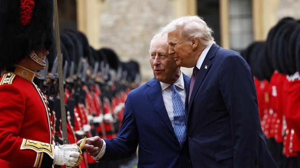 King and Trump inspect guards