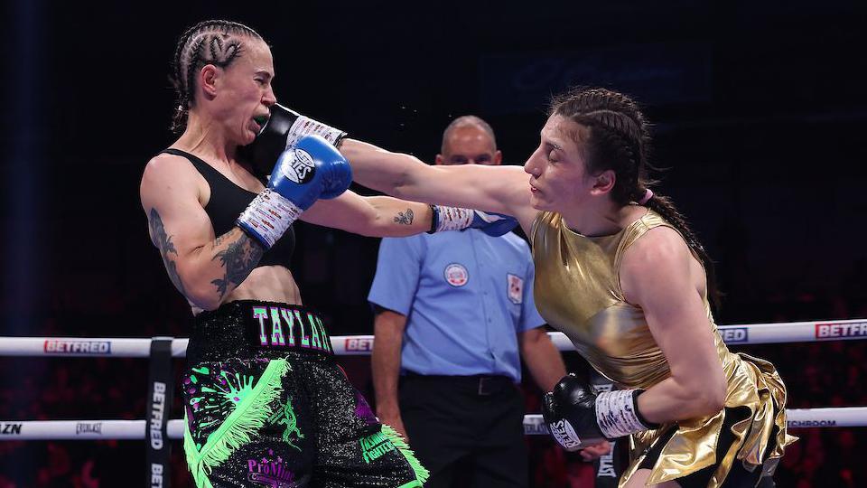Elif Nur Turhan lands a punch on Taylah Gentzen