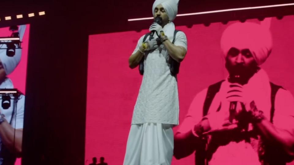 Singer Diljit Dosanjh pauses concert to pay tribute to Tata