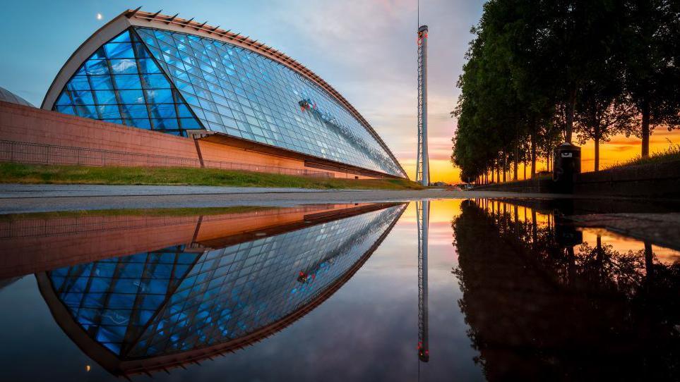 Gordon Sommerville's urban category runner-up image called Sunset Science