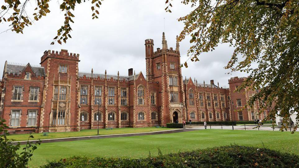 Queen's University Belfast 