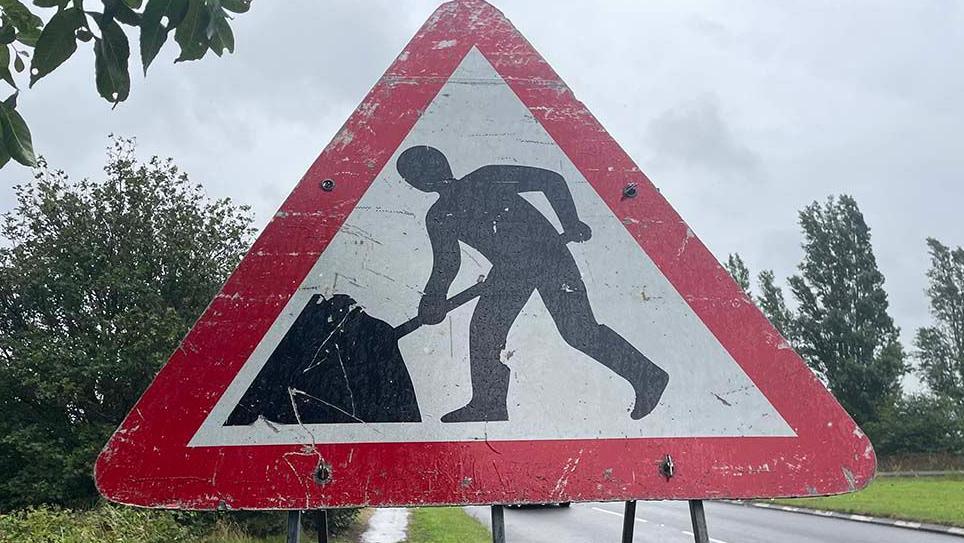 Generic roadworks sign