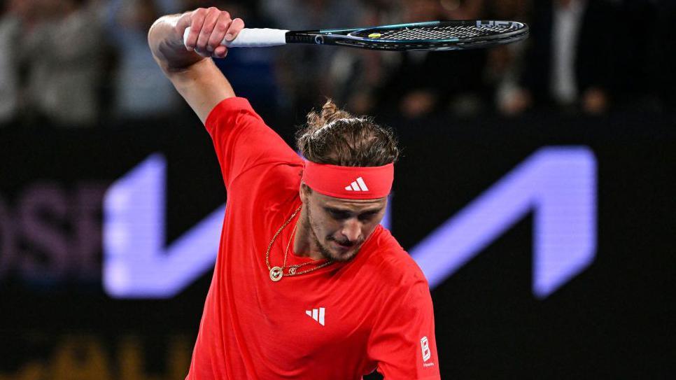 Alexander Zverev threatens to smash his racquet