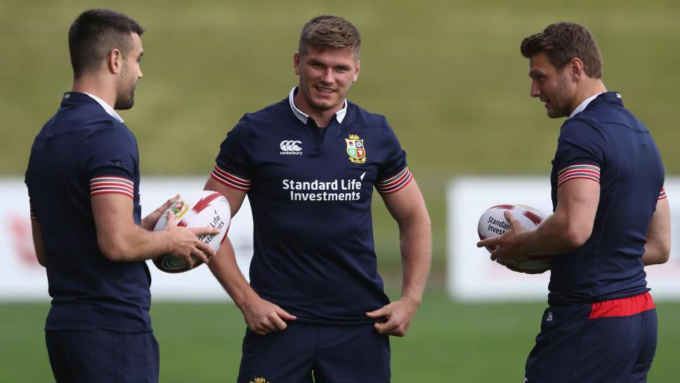 Owen Farrell with Conor Murray and Dan Biggar