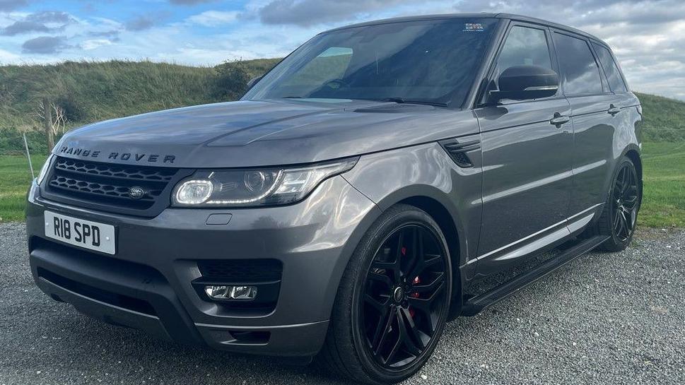 Picture of stolen Range Rover Sport 