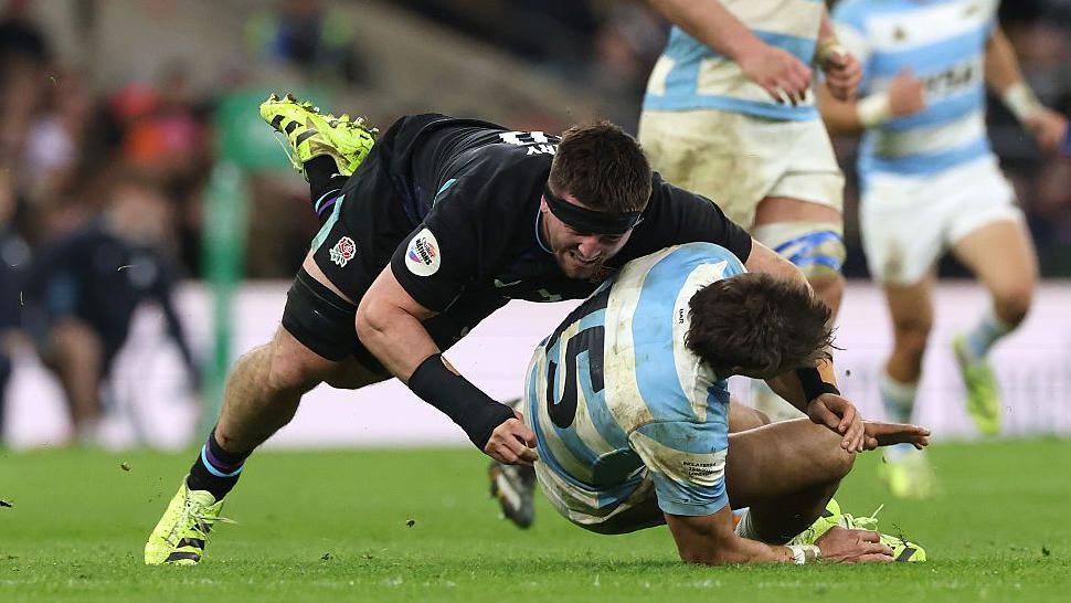 Tom Curry tackle on Juan Cruz Mallia