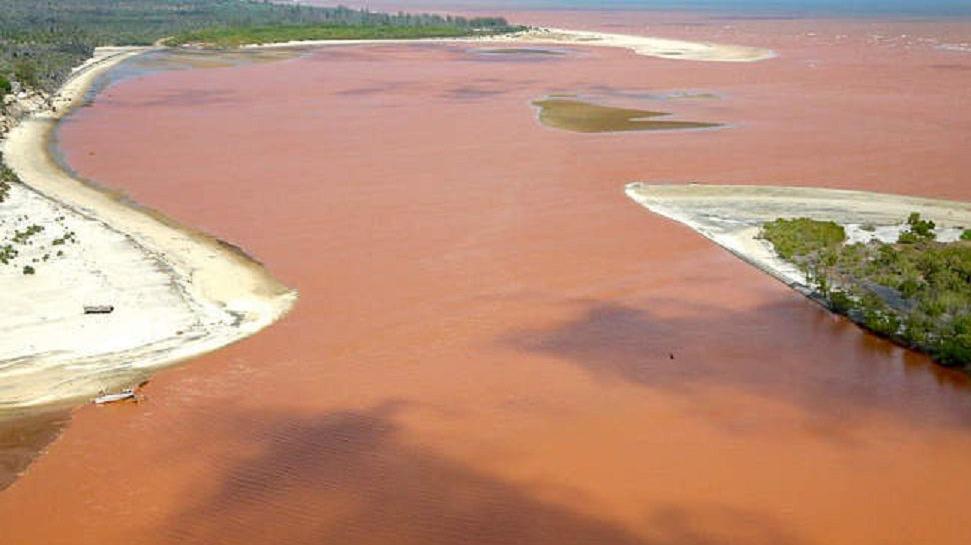 An aerial photo of Kipini's shoreline 