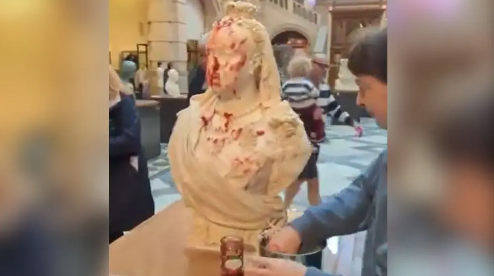 A This is Rigged image of the Queen Victoria bust after it had been smeared with red jam and porridge