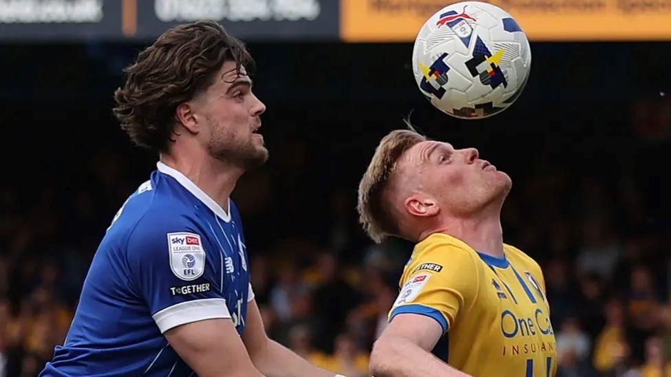 Caerdydd v Mansfield Town