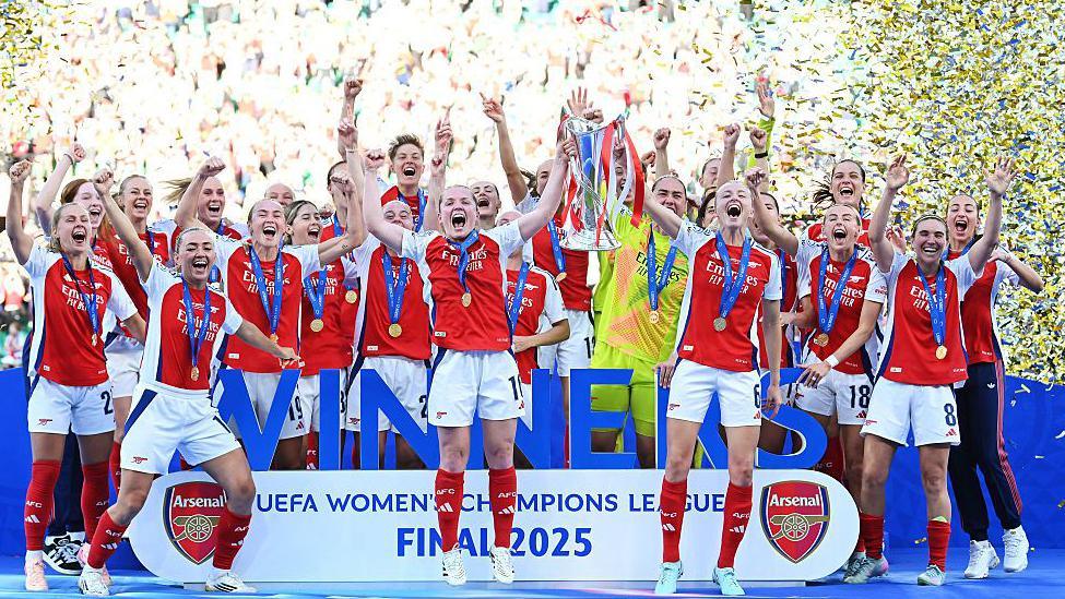 Arsenal Women celebrate winning the Women's Champions League