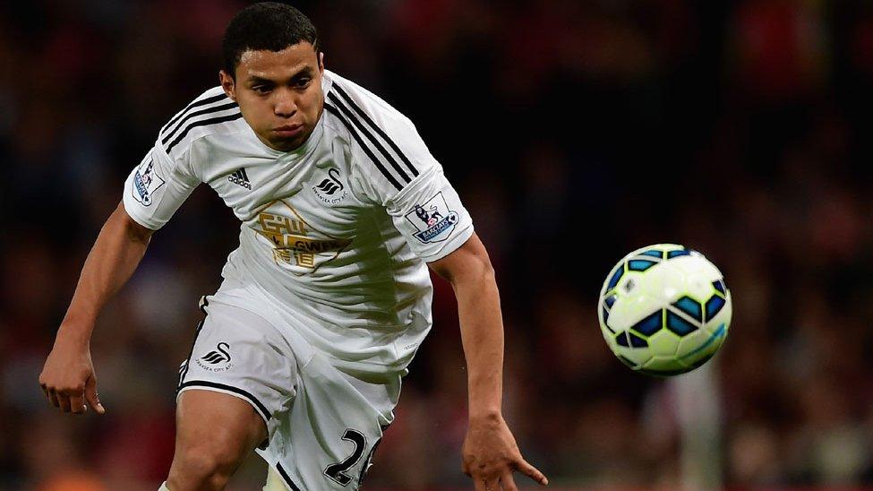 Jefferson Montero in action for Swansea City