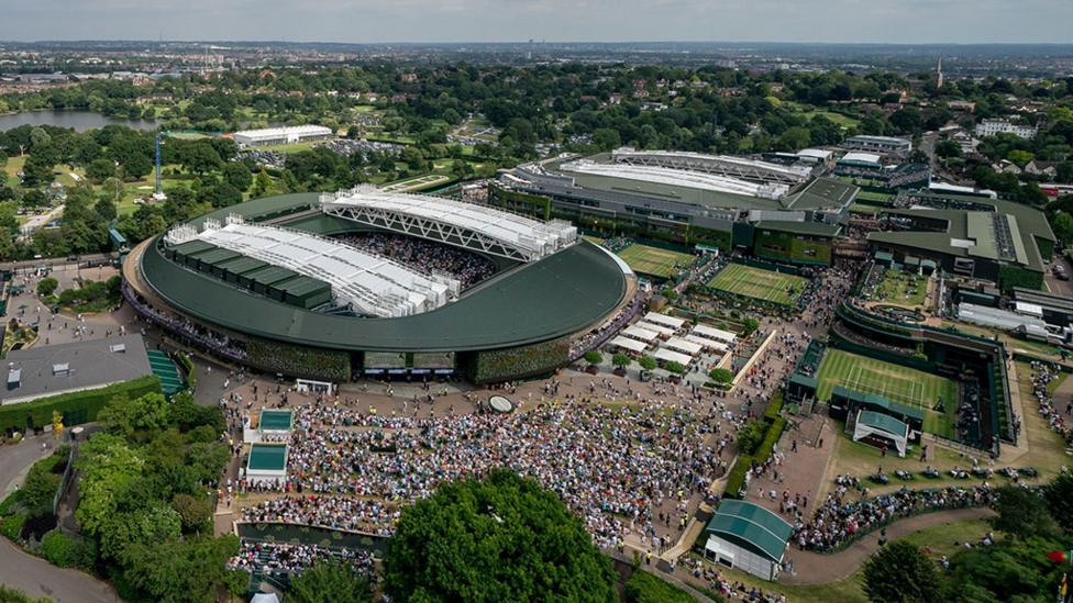 aerial-view-of-wimbledon-with-crowds.