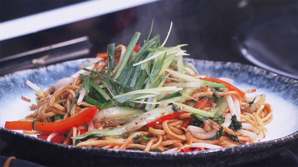 Jeremy Pang's veggie chow mein.