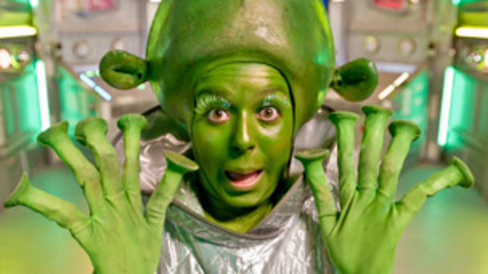 Dani as an Alien.