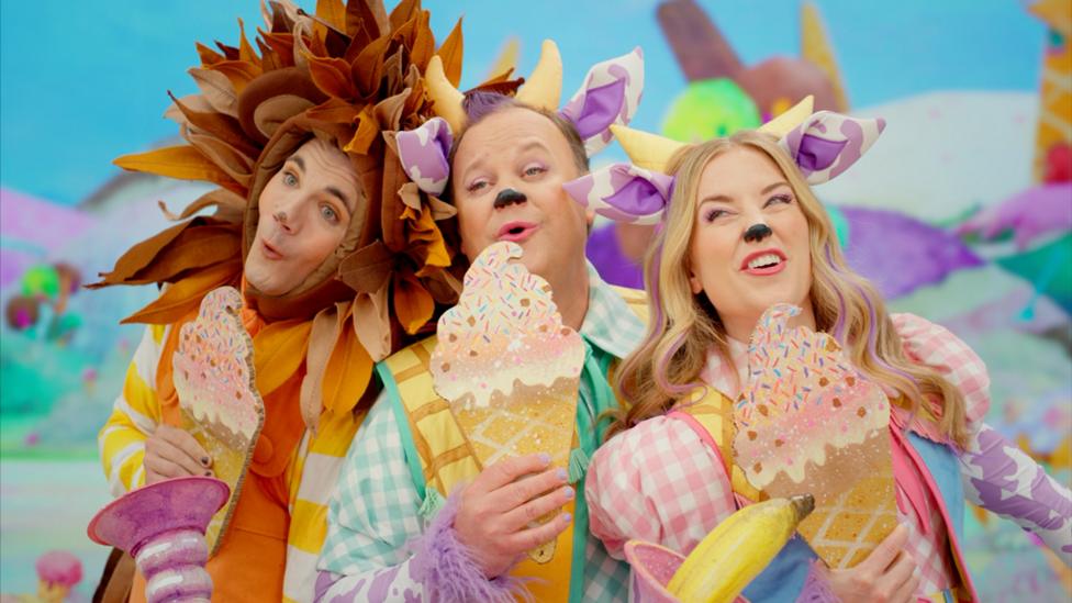 Sing 'In the Summer' song