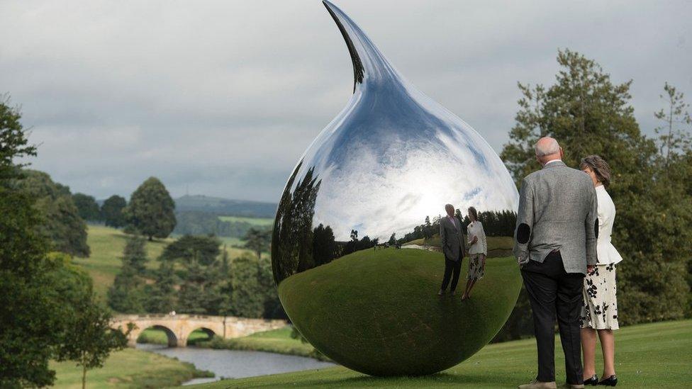 The Duke and Duchess of Devonshire admiring Tear by Richard Hudson