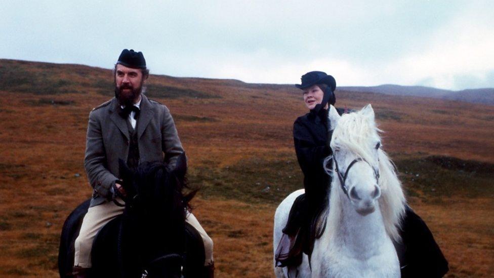 Billy Connolly and Judi Dench in Mrs Brown