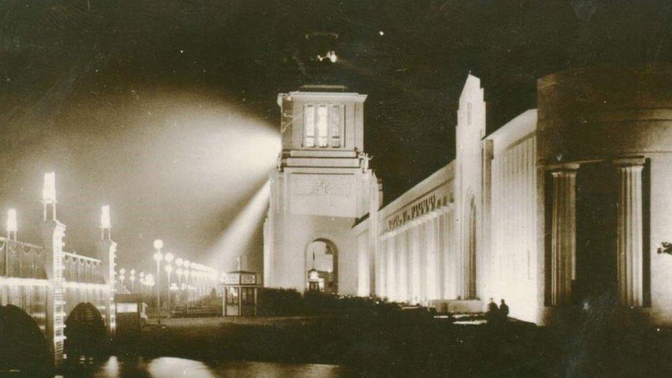 Main Avenue of the 1929 exhibition